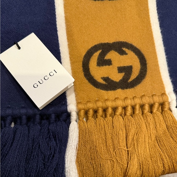 Gucci Unisex Fringed Scarf - Picture 6 of 7